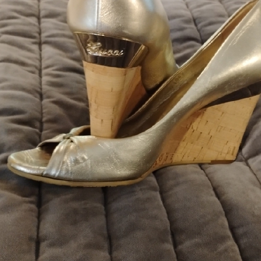 GUCCI Gold Cork Wedge Sandals